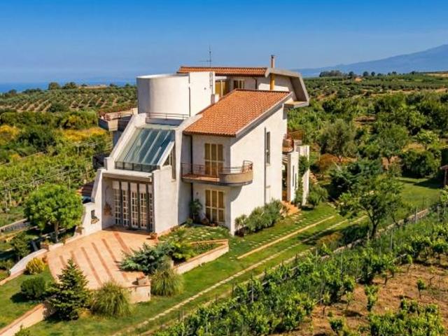 Villa Indipendente in vendita a Aci Sant'antonio, Sicilia