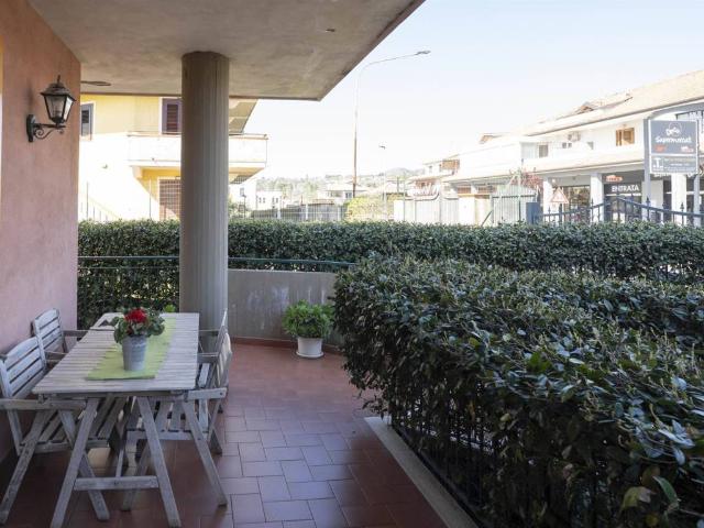 Villa Indipendente in vendita a Aci Sant'antonio, Sicilia