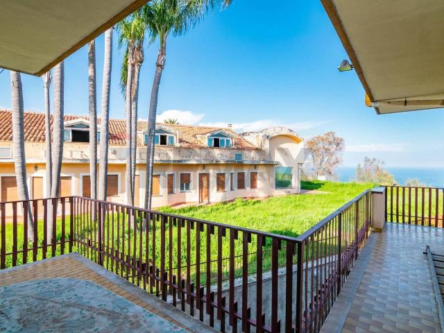 Villa Indipendente in vendita a Acireale, Sicilia
