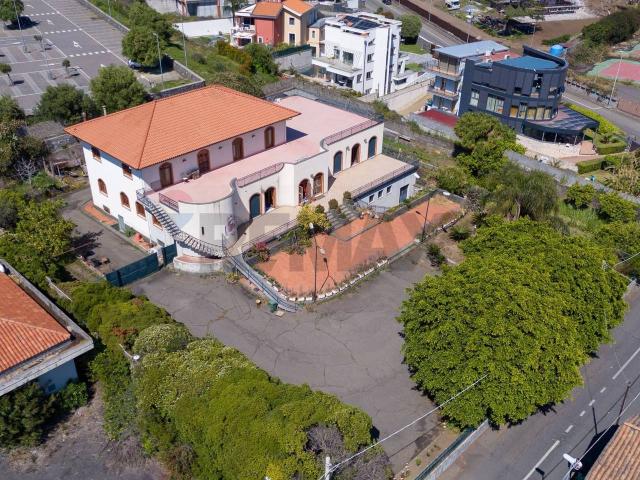 Villa Indipendente in vendita a Capomulini, Acireale