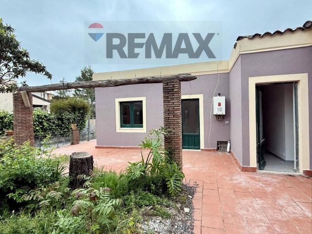 Villa Indipendente in vendita a Acireale, Sicilia