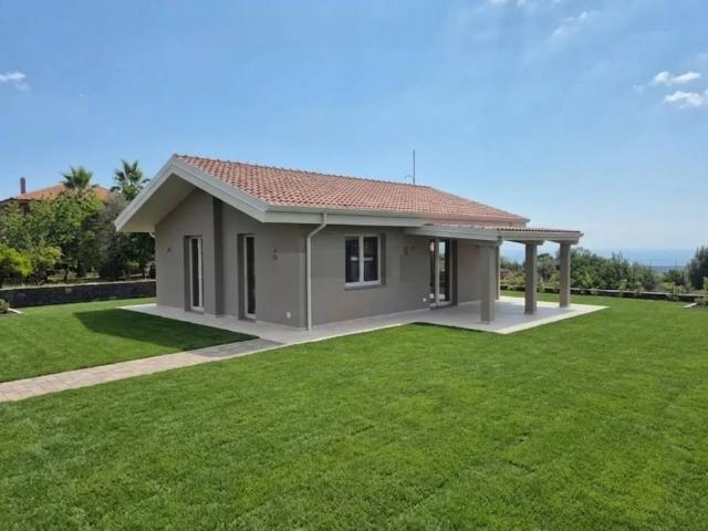 Villa Indipendente in vendita a Acireale, Sicilia