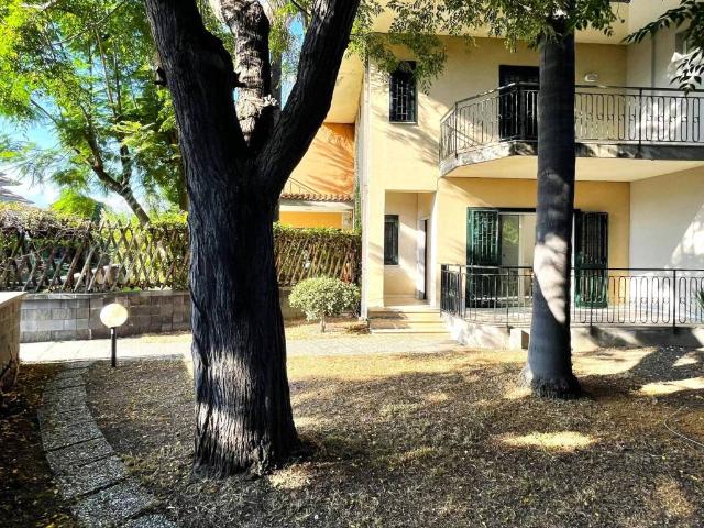 Villa Indipendente in vendita a Capomulini, Acireale