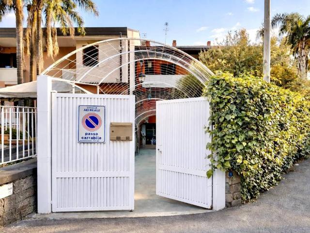 Villa Indipendente in vendita a Acireale, Sicilia