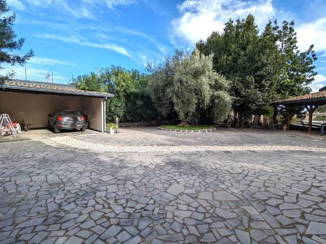 Villa Indipendente in vendita a Loreto, Acireale