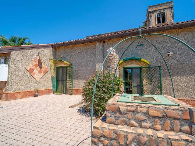 Villa Indipendente in vendita a Pozzillo, Acireale