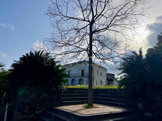 Villa Indipendente in vendita a Loreto, Acireale