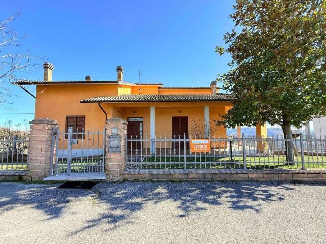 Villa Indipendente in vendita a Marche, Pesaro E Urbino