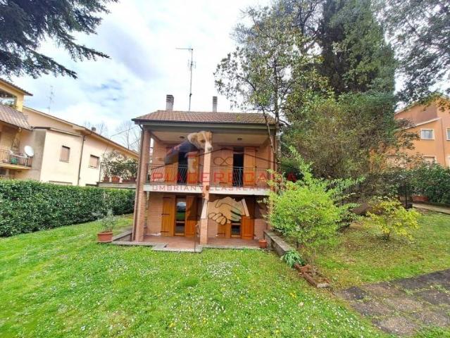 Villa Indipendente in vendita a Acquapendente, Lazio