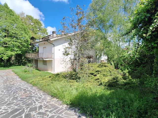 Villa Indipendente in vendita a Acquapendente, Lazio