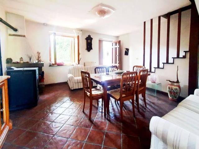 Villa Indipendente in vendita a Acquapendente, Lazio