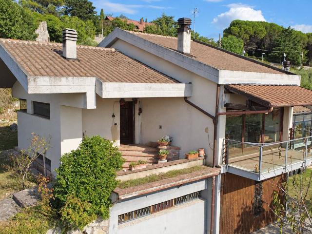 Villa Indipendente in vendita a Casteldelmonte, Acquasparta