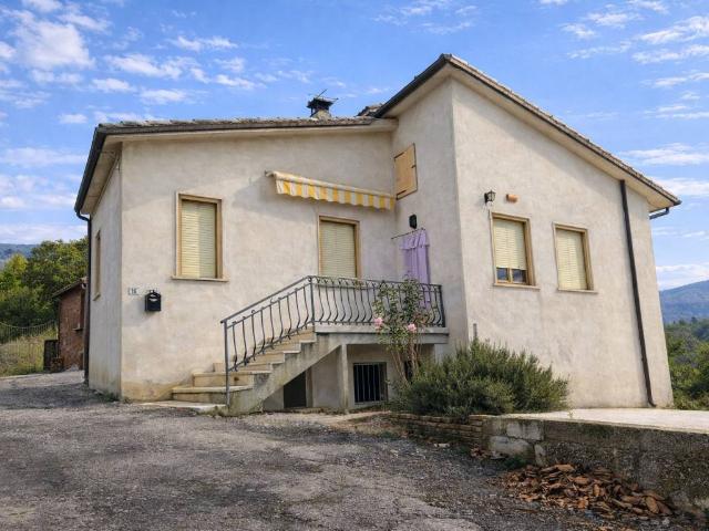 Villa Indipendente in vendita a Izzalini, Umbria