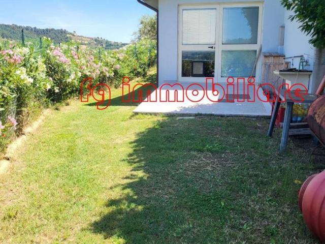 Villa Indipendente in vendita a Ponterotto, Marche