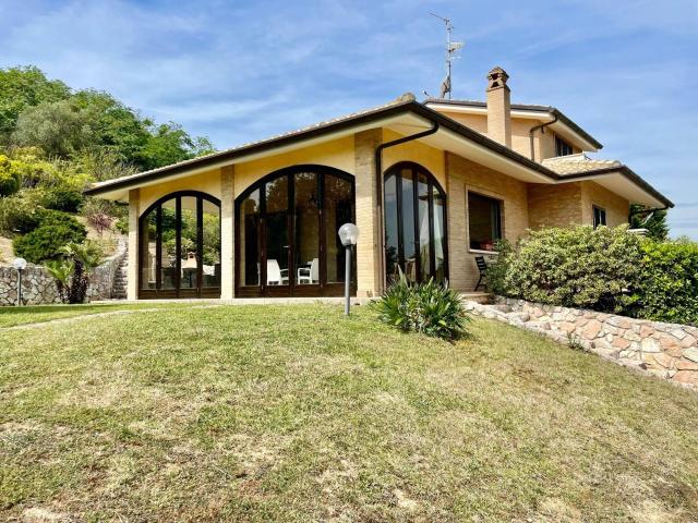 Villa Indipendente in vendita a Marche, Ascoli Piceno