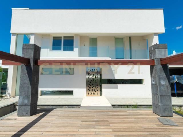 Villa Indipendente in vendita a Adrano, Sicilia