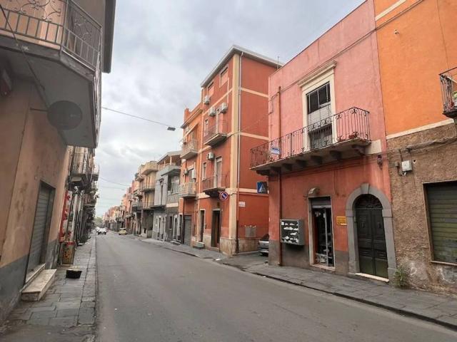 Villa Indipendente in vendita a Adrano, Catania