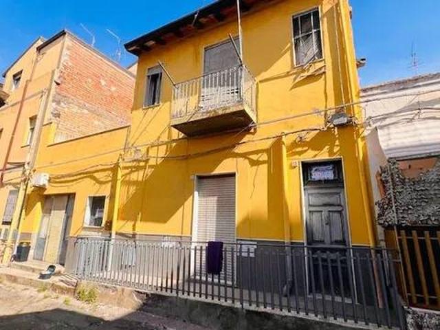Villa Indipendente in vendita a Adrano, Catania