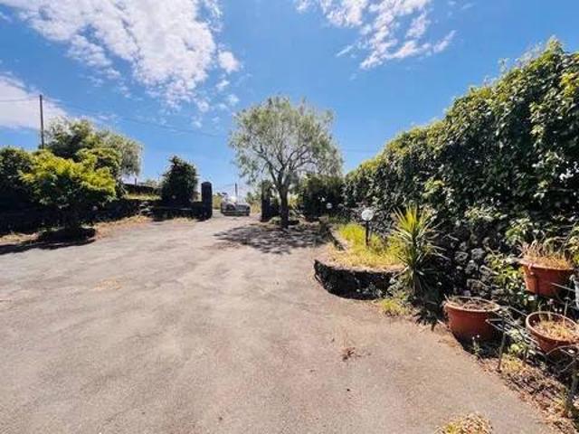 Villa Indipendente in vendita a Adrano, Sicilia