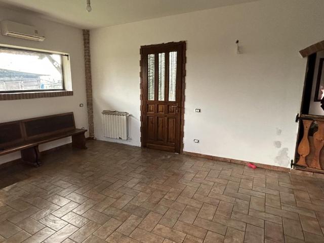 Villa Indipendente in vendita a Adria, Veneto