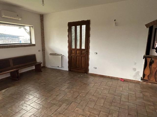 Villa Indipendente in vendita a Adria, Veneto