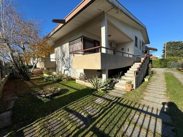 Villa Indipendente in vendita a Borgo Dolomiti, Adria