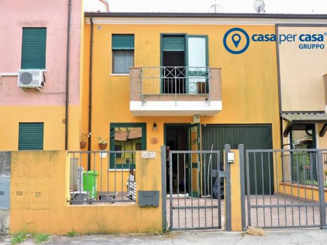 Villa Indipendente in vendita a Borgo Dolomiti, Adria