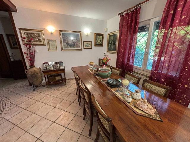 Villa Indipendente in vendita a Borgo Dolomiti, Adria