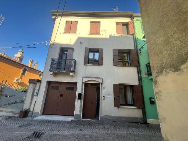 Villa Indipendente in vendita a Borgo Dolomiti, Adria