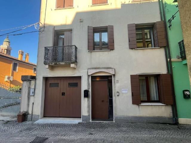 Villa Indipendente in vendita a Borgo Dolomiti, Adria