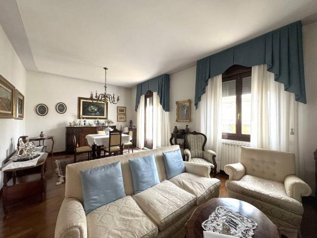 Villa Indipendente in vendita a Adria, Veneto