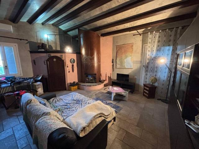 Villa Indipendente in vendita a Adria, Veneto