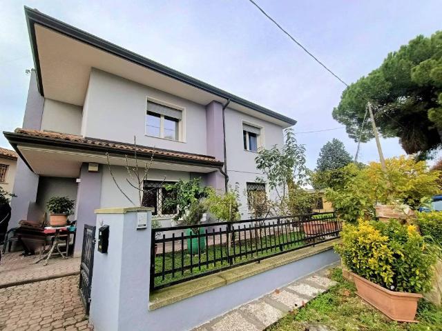 Villa Indipendente in vendita a Borgo Dolomiti, Adria