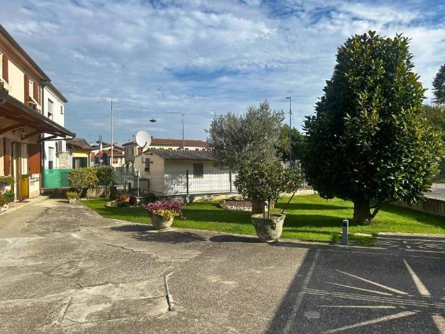 Villa Indipendente in vendita a Adria, Veneto