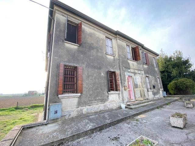 Villa Indipendente in vendita a Adria, Veneto
