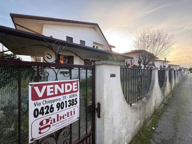 Villa Indipendente in vendita a Borgo Dolomiti, Adria