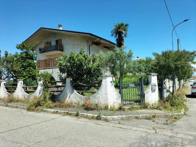 Villa Indipendente in vendita a Agazzano, Reggio Emilia