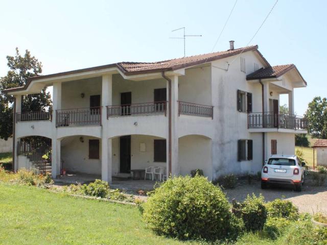 Villa Indipendente in vendita a Agazzano, Reggio Emilia