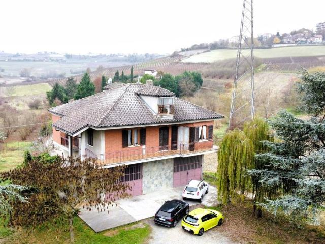 Villa Indipendente in vendita a Piemonte, Asti