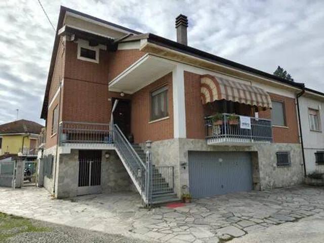 Villa Indipendente in vendita a Piemonte, Asti