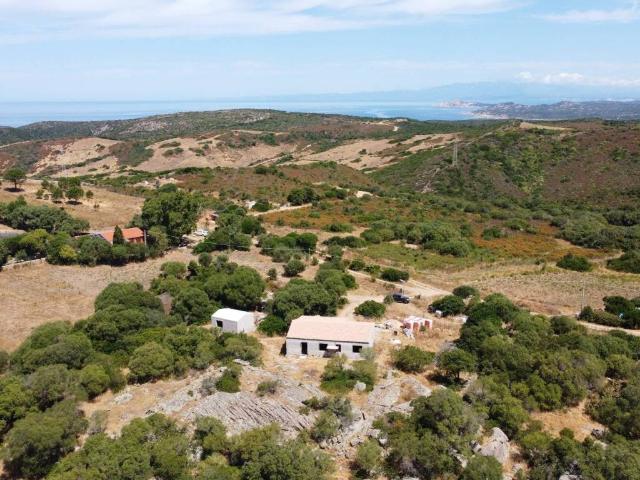 Villa Indipendente in vendita a Residenza dell'Aquila, Aglientu