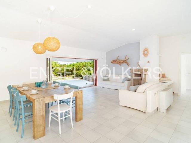 Villa Indipendente in vendita a Portobello di Gallura, Aglientu