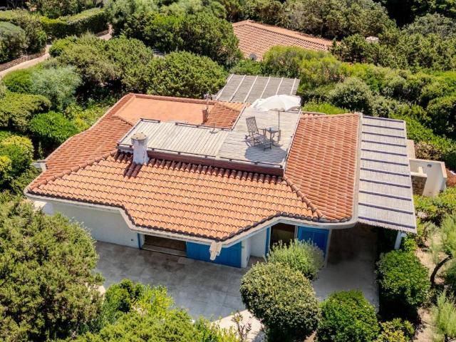 Villa Indipendente in vendita a Portobello di Gallura, Aglientu