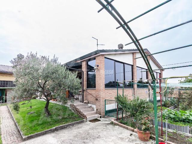 Villa Indipendente in vendita a Agnadello, Lombardia