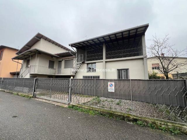 Villa Indipendente in vendita a Agnadello, Lombardia
