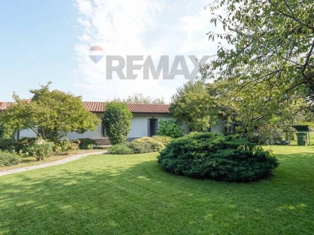 Villa Indipendente in vendita a Omate, Agrate Brianza