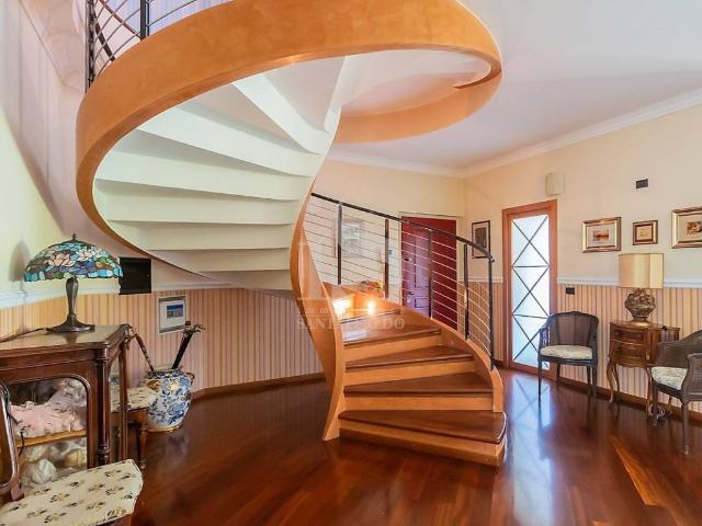 Villa Indipendente in vendita a Agrate Brianza, Lombardia