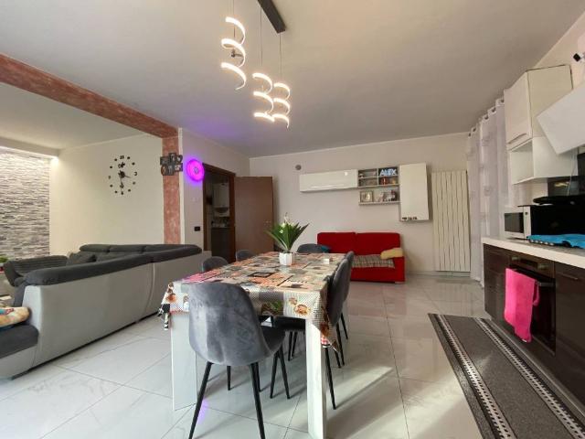 Villa Indipendente in vendita a Agrate, Agrate Conturbia