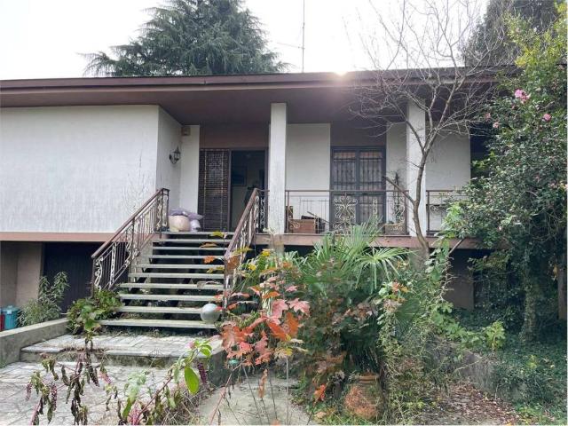 Villa Indipendente in vendita a Agrate, Agrate Conturbia