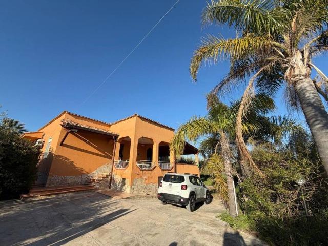 Villa Indipendente in vendita a Cannatello, Agrigento